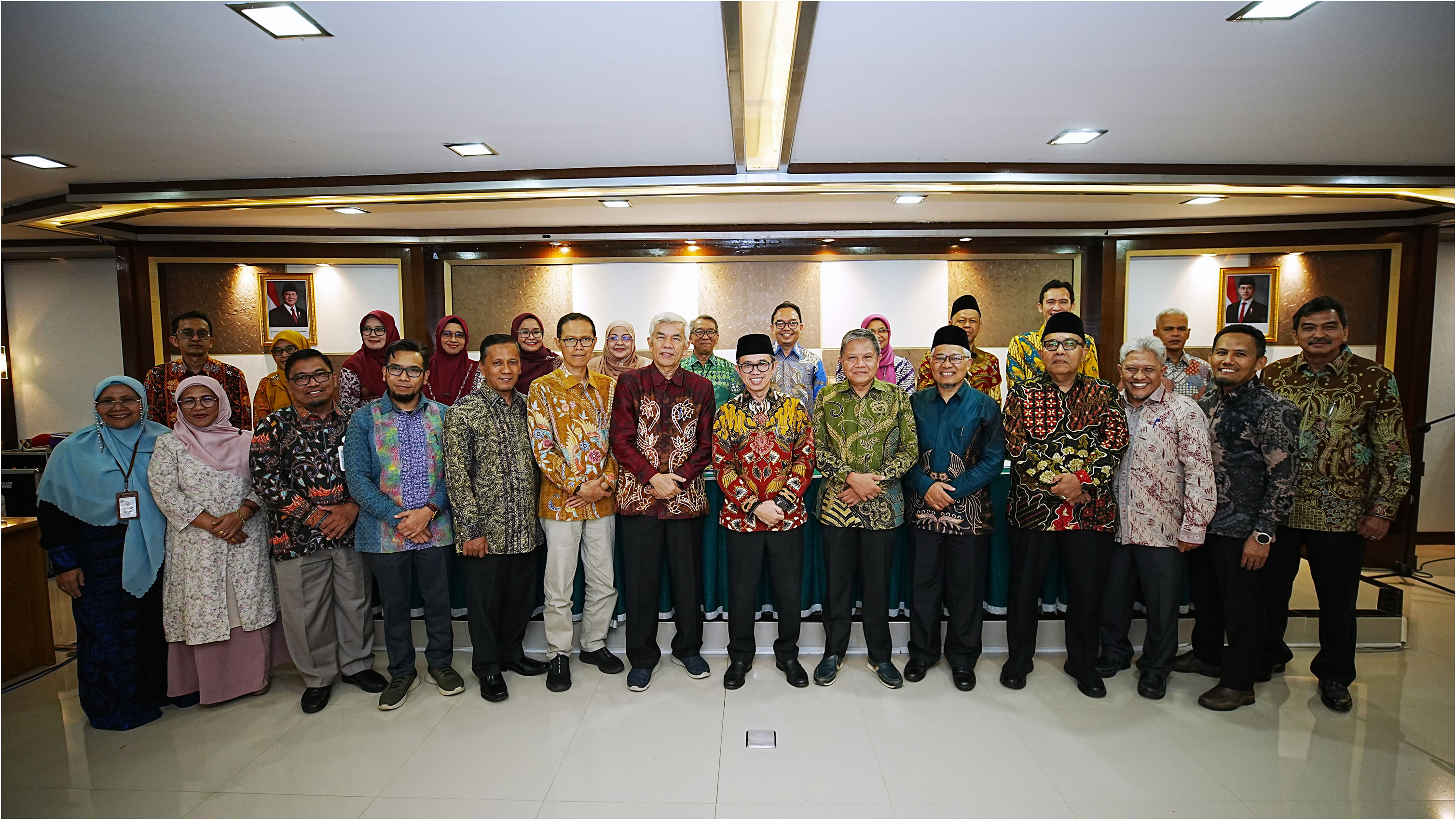 Penandatanganan Perjanjian Kinerja 2026, Rektor UNAND Serukan Budaya Kerja Bermartabat demi Universitas Berkelas Dunia